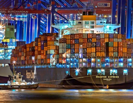 container  export harbour .jpg